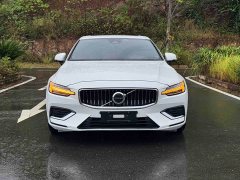 Volvo S60 B4 Smart Luxury Edition - ფოტო 2