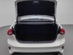 Ford Focus Sedan EcoBoost 180 Automatic ST Line - ფოტო 16