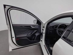 Ford Focus Sedan EcoBoost 180 Automatic ST Line - ფოტო 8
