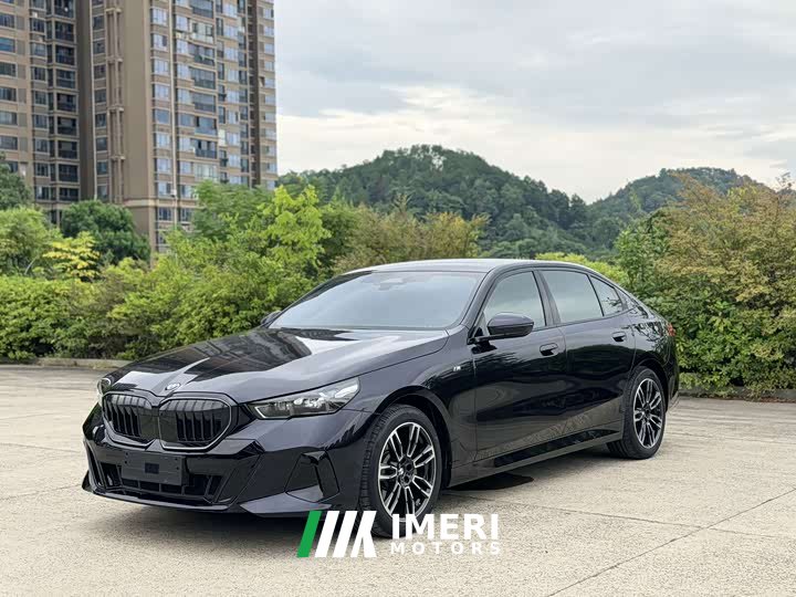BMW 5 Series 2026 530Li Premier Luxury Package - ავტომობილი ჩინეთიდან