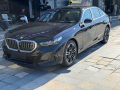 BMW 5 Series 530Li Luxury M Sport Package - ფოტო 1