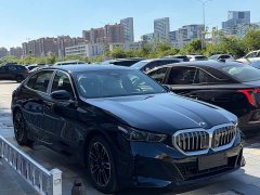 BMW 5 Series 530Li Luxury M Sport Package - ფოტო 3