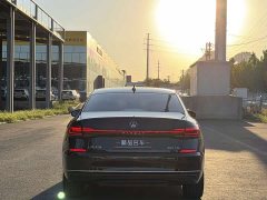 Volkswagen Passat Outstanding Edition 330TSI Elite - ფოტო 13
