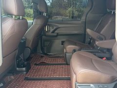 Toyota Sienna 2023 2.5L Hybrid Platinum Edition - ფოტო 9