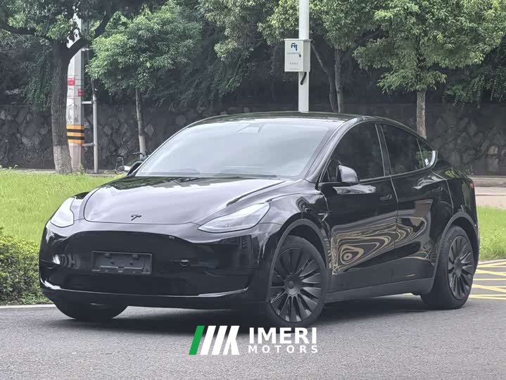 Tesla Model Y Facelift Rear-Wheel Drive