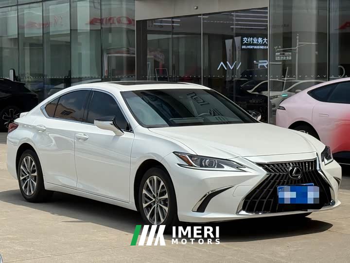 Lexus ES 2022 300h Excellence Edition - ავტომობილი ჩინეთიდან