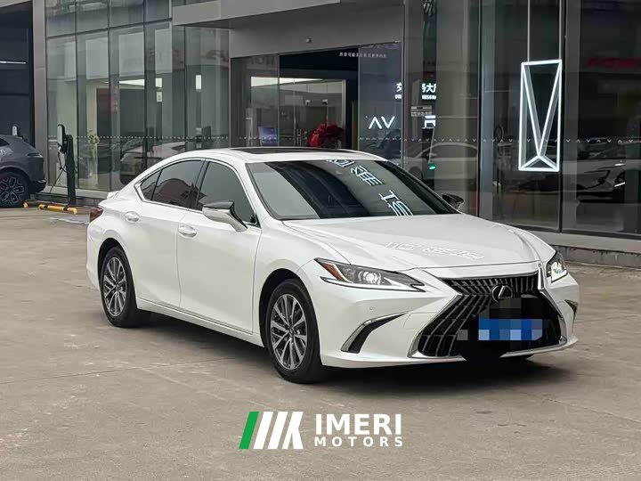 Lexus ES 2022 300h Excellence Edition - ავტომობილი ჩინეთიდან