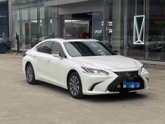 Lexus ES 2022 300h Excellence Edition - ფოტო 1