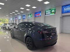 Tesla Model Y Rear-Wheel Drive - ფოტო 4