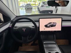 Tesla Model Y Rear-Wheel Drive - ფოტო 7