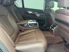 BMW 7 Series 730Li M Sport Package - ფოტო 9