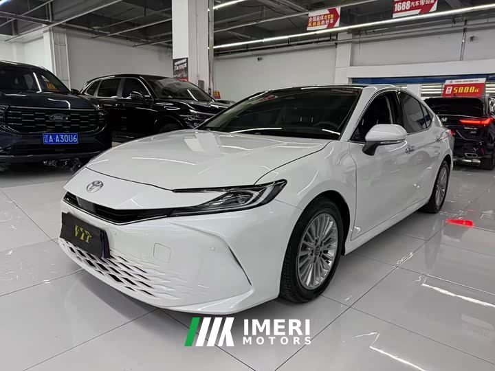 Toyota Camry 2.0G Premium Edition