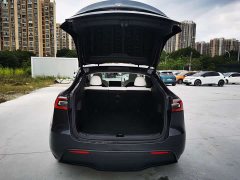 Tesla Model Y Rear-Wheel Drive - ფოტო 13