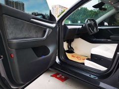 Tesla Model Y Rear-Wheel Drive - ფოტო 4