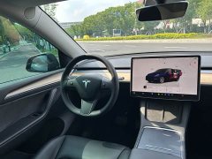Tesla Model Y Rear-Wheel Drive - ფოტო 7