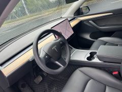 Tesla Model Y Long Range All-Wheel Drive - ფოტო 5