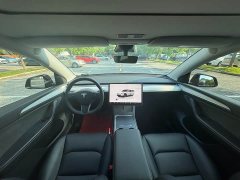 Tesla Model Y Rear-Wheel Drive - ფოტო 12