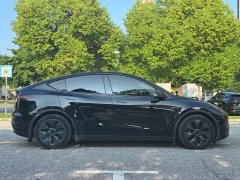 Tesla Model Y Rear-Wheel Drive - ფოტო 4