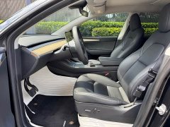 Tesla Model Y Rear-Wheel Drive - ფოტო 4