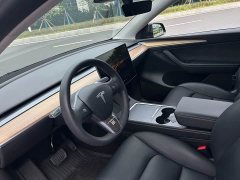 Tesla Model Y Rear-Wheel Drive - ფოტო 5