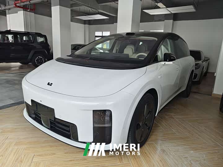 Li Auto i8 Standard Edition