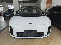 Li Auto i8 2025 Standard Edition - ფოტო 2