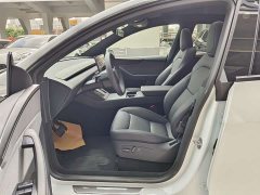Tesla Model Y Rear-Wheel Drive - ფოტო 4