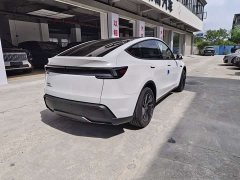 Tesla Model Y Rear-Wheel Drive - ფოტო 7