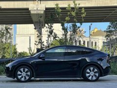 Tesla Model Y Rear-Wheel Drive - ფოტო 14