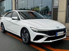 Hyundai Elantra 1.5L CVT Luxury - ფოტო 3