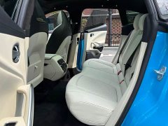 Aston Martin DBX 2023 3.0T Inline-Six - ფოტო 11