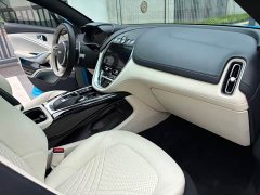 Aston Martin DBX 2023 3.0T Inline-Six - ფოტო 17