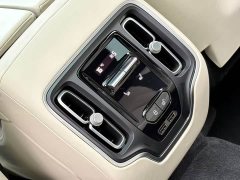 Aston Martin DBX 2023 3.0T Inline-Six - ფოტო 20