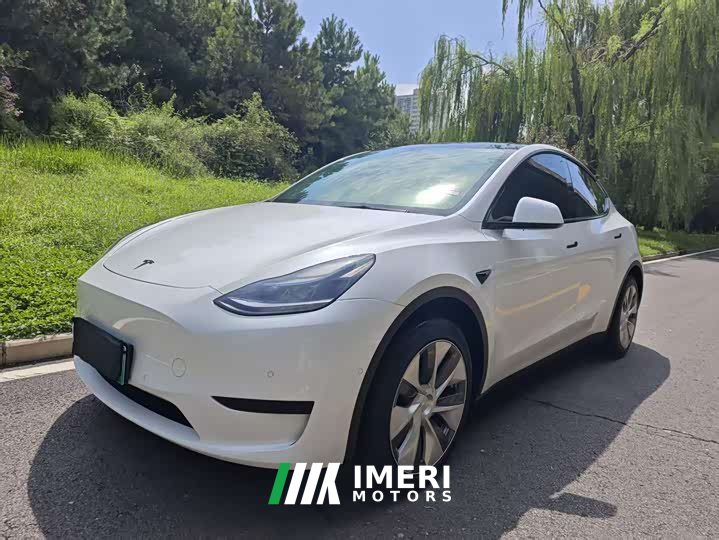 Tesla Model Y Facelift Rear-Wheel Drive