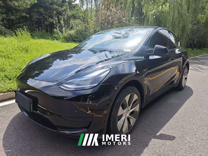 Tesla Model Y Facelift Rear-Wheel Drive
