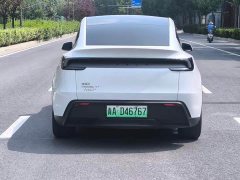 Tesla Model Y Long Range All-Wheel Drive - ფოტო 12