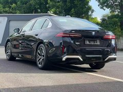 BMW i5 eDrive 35L M Sport Package - ფოტო 7