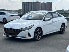 Hyundai Elantra 1.5L CVT Luxury - ფოტო 1