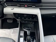 Hyundai Elantra 1.5L CVT Luxury - ფოტო 13