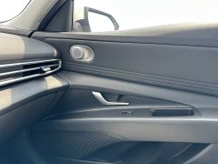 Hyundai Elantra 1.5L CVT Luxury - ფოტო 17