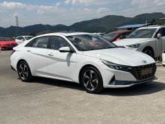 Hyundai Elantra 1.5L CVT Luxury - ფოტო 3