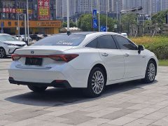 Toyota Avalon Hybrid 2.5L XLE Premium - ფოტო 10