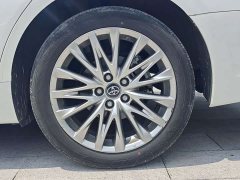 Toyota Avalon Hybrid 2.5L XLE Premium - ფოტო 13