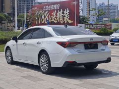 Toyota Avalon Hybrid 2.5L XLE Premium - ფოტო 9