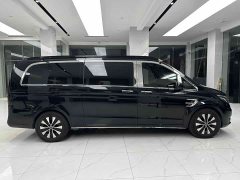 Mercedes-Benz Vito 2023 2.0T Elite 7-Seater - ფოტო 4