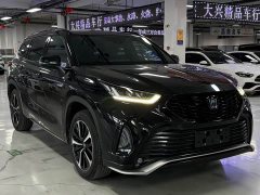 Toyota Crown Venza 2.5L HEV AWD Luxury - ფოტო 2