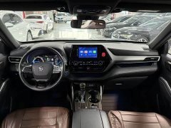 Toyota Crown Venza 2.5L HEV AWD Luxury - ფოტო 9