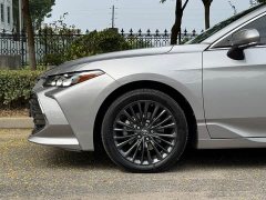 Toyota Avalon 2.0L XLE Premium Edition - ფოტო 3
