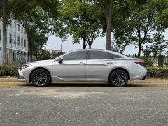 Toyota Avalon 2.0L XLE Premium Edition - ფოტო 4