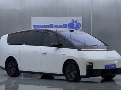 Li Auto MEGA Ultra Smart Refresh Edition - ფოტო 3